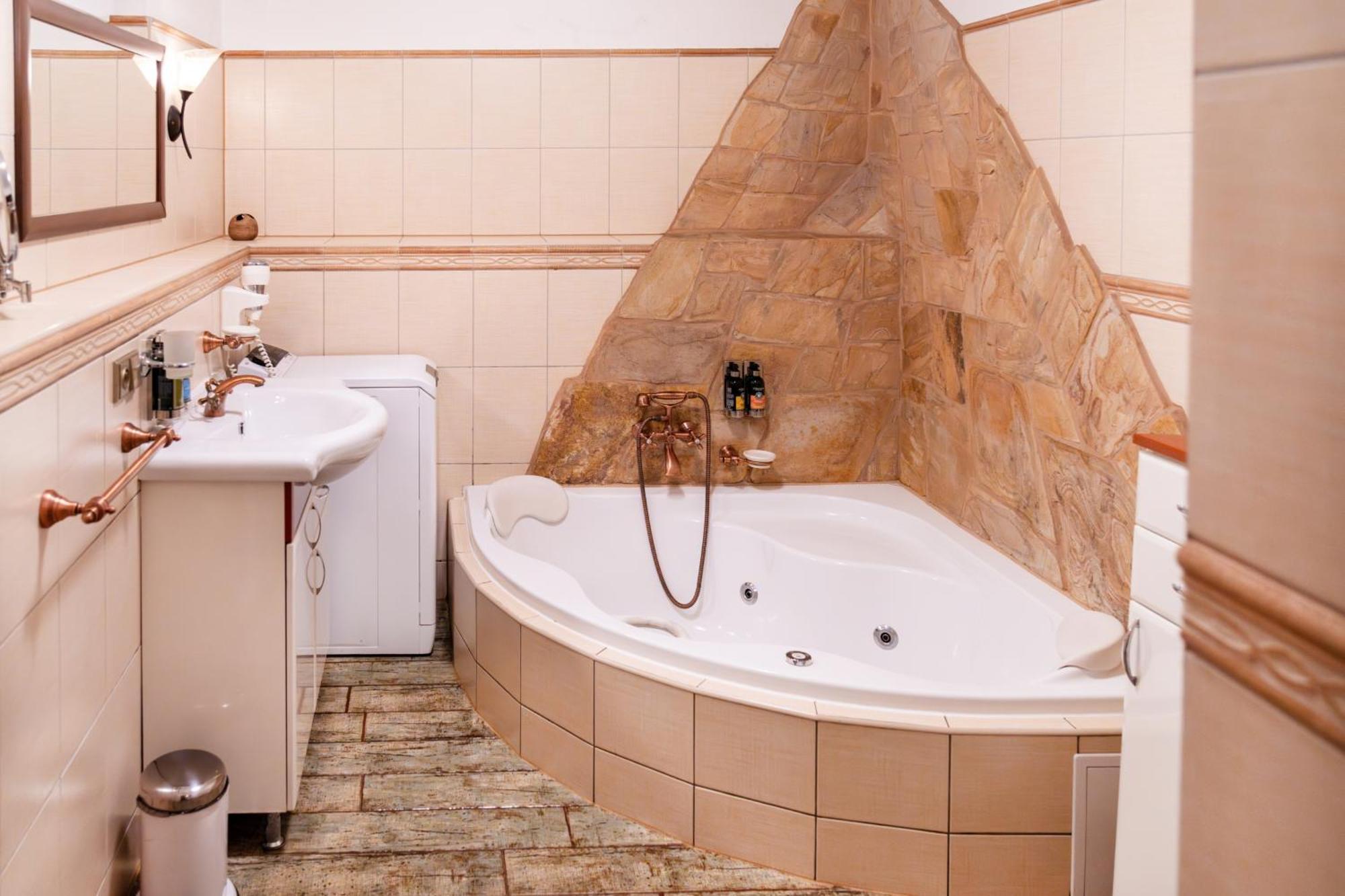 Villa Emausy Luhacovice Luaran gambar